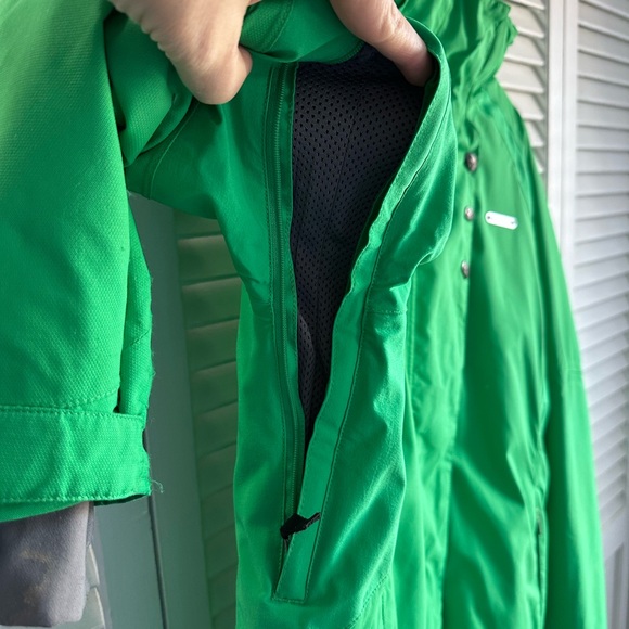 Under Armour Women’s Ski Jacket, Medium - Picture 3 of 15